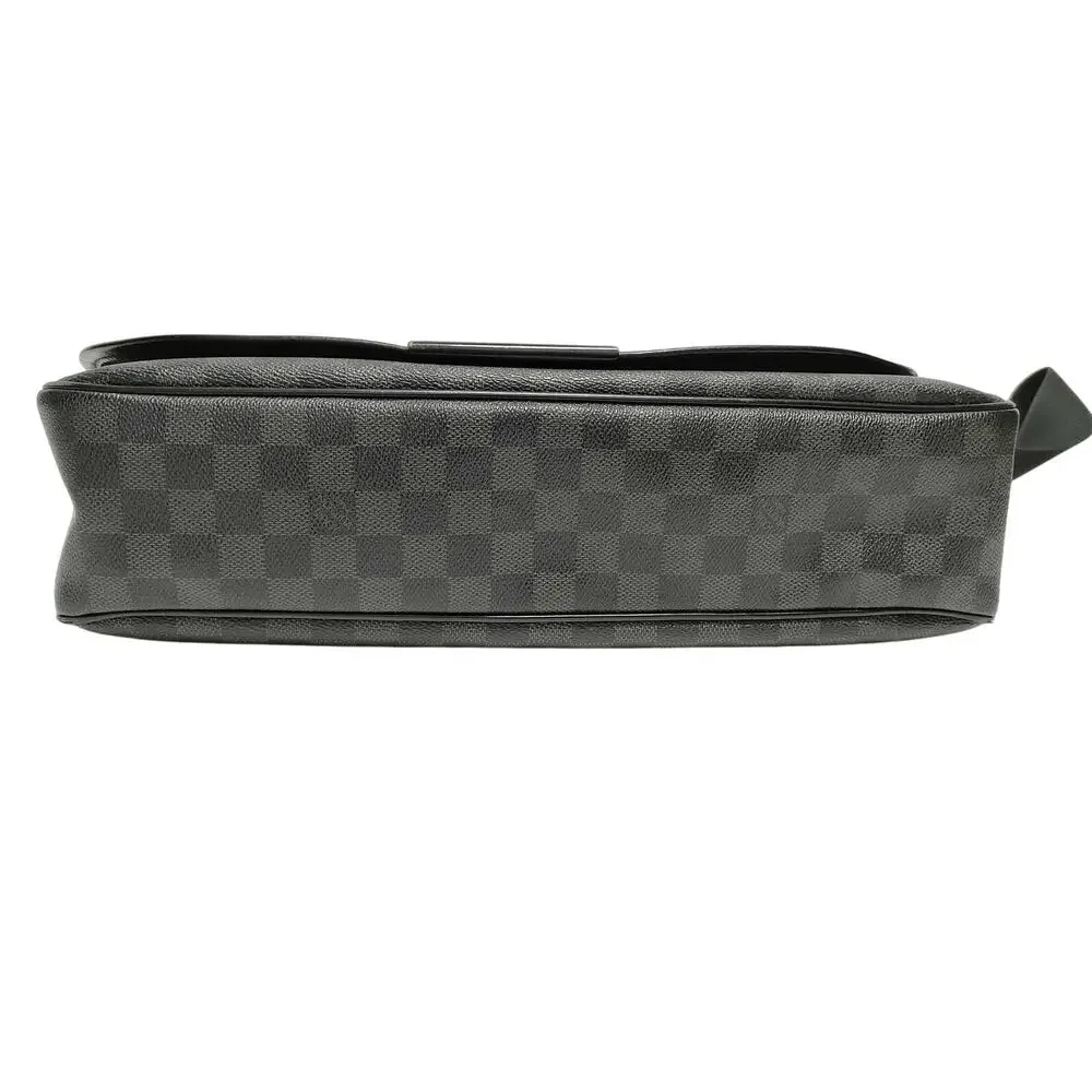LOUIS VUITTON Damier Graphite Daniel MM Messenger Shoulder Bag N58033